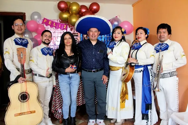 Mariachis en serenata Antonio Nariño Bogotá